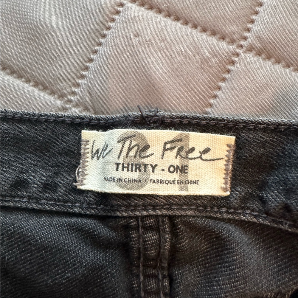 We The Free black distressed denim cutoff shorts size 31 - Picture 3 of 4
